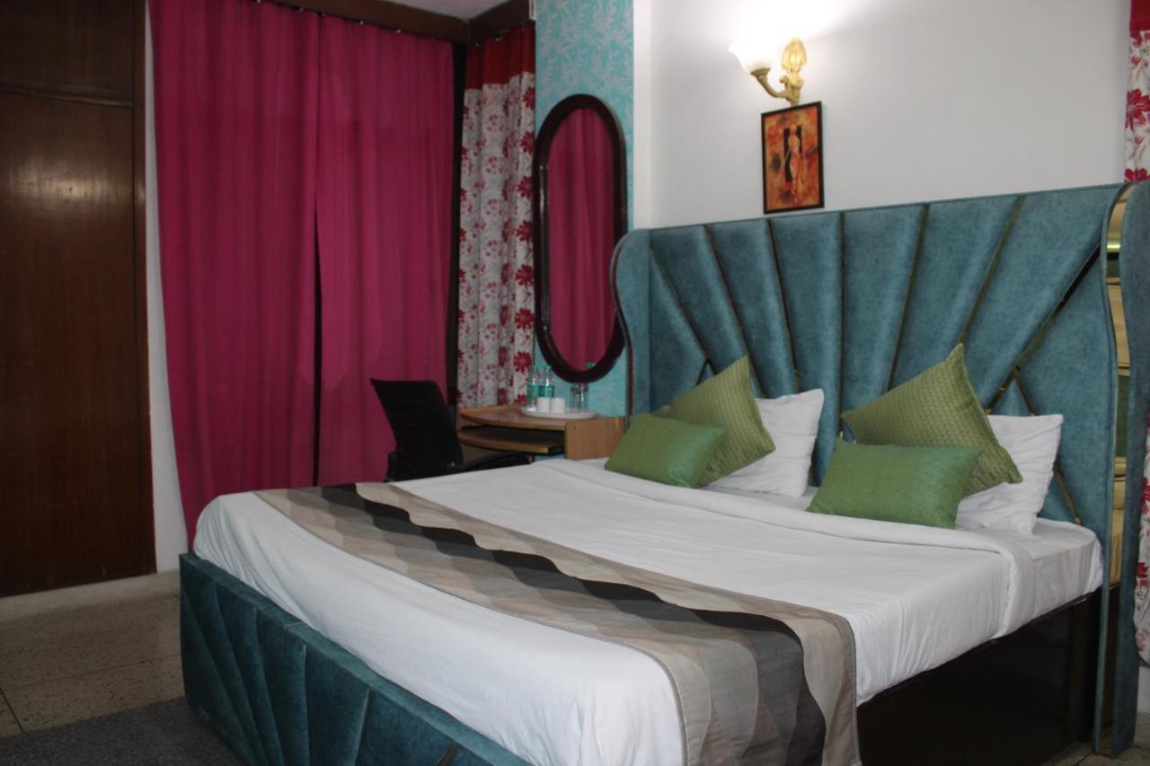 Awasthi Kozi Stays B&B - Closest To Vfs Нью-Дели Экстерьер фото