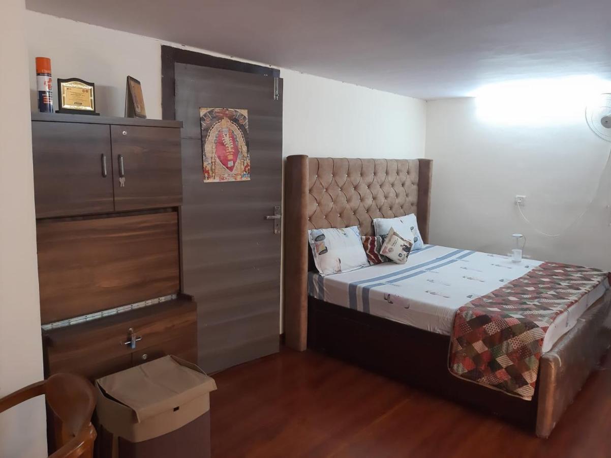 Awasthi Kozi Stays B&B - Closest To Vfs Нью-Дели Экстерьер фото