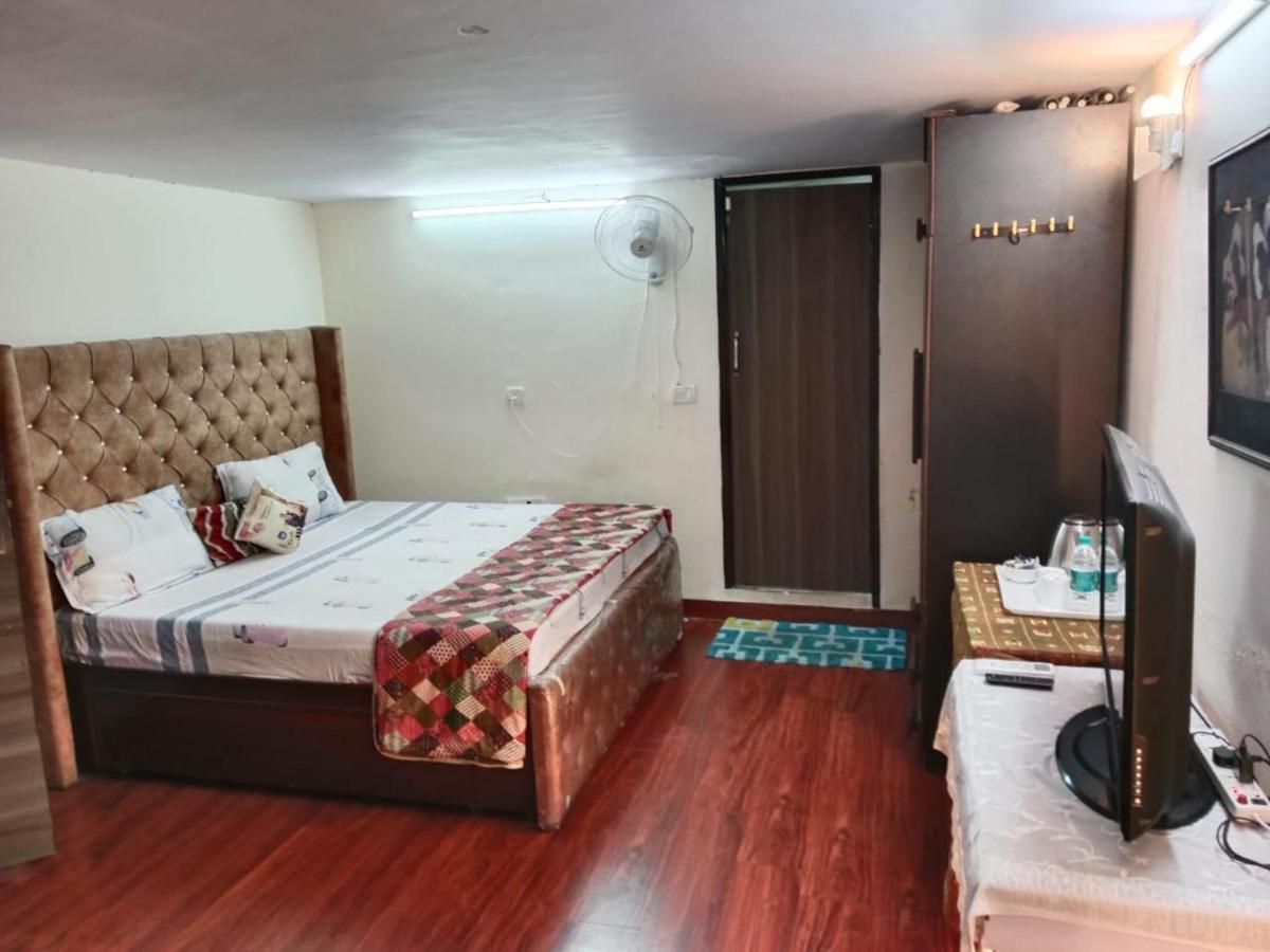 Awasthi Kozi Stays B&B - Closest To Vfs Нью-Дели Экстерьер фото