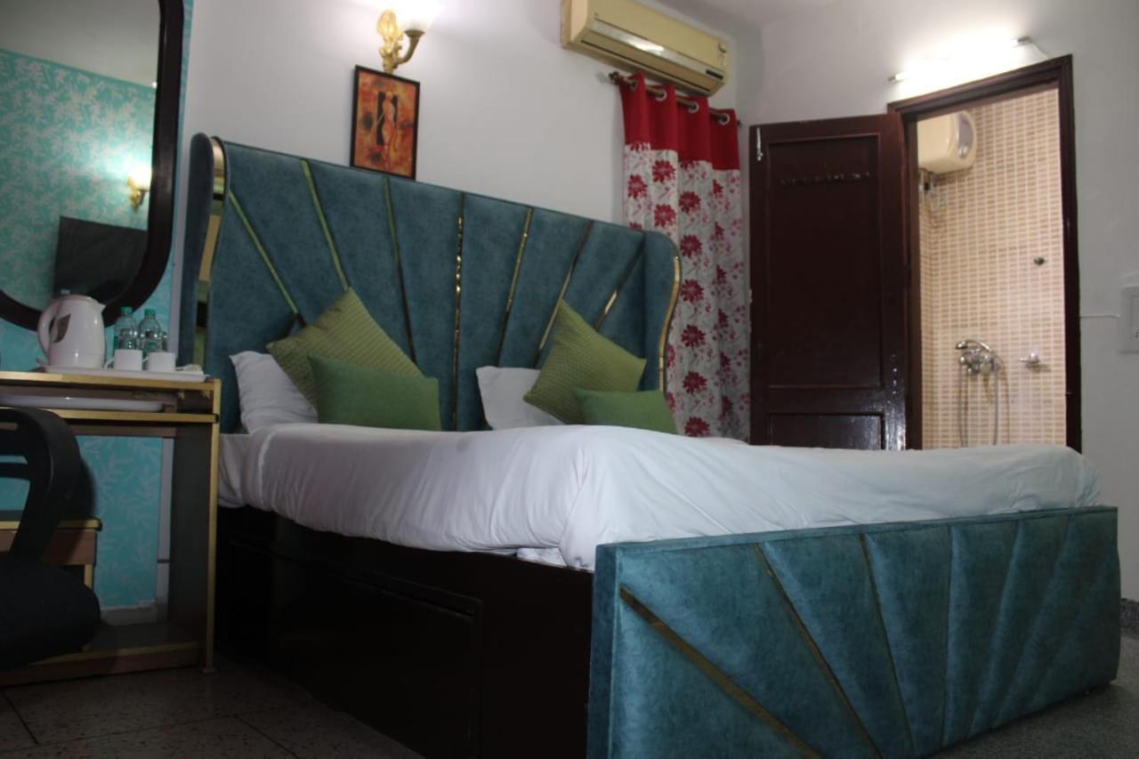Awasthi Kozi Stays B&B - Closest To Vfs Нью-Дели Экстерьер фото